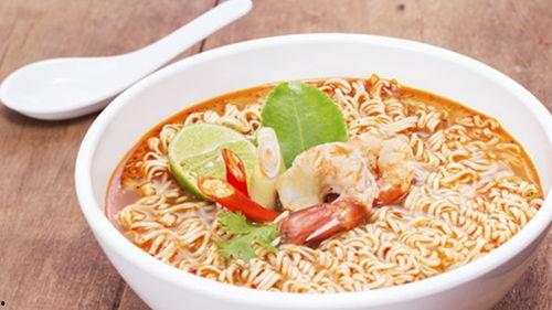 小呆瓜吃泡面  第3张